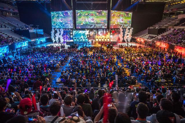 全球最高同时在线突破90万人！运营8年的《PUBG》为何还这么火？