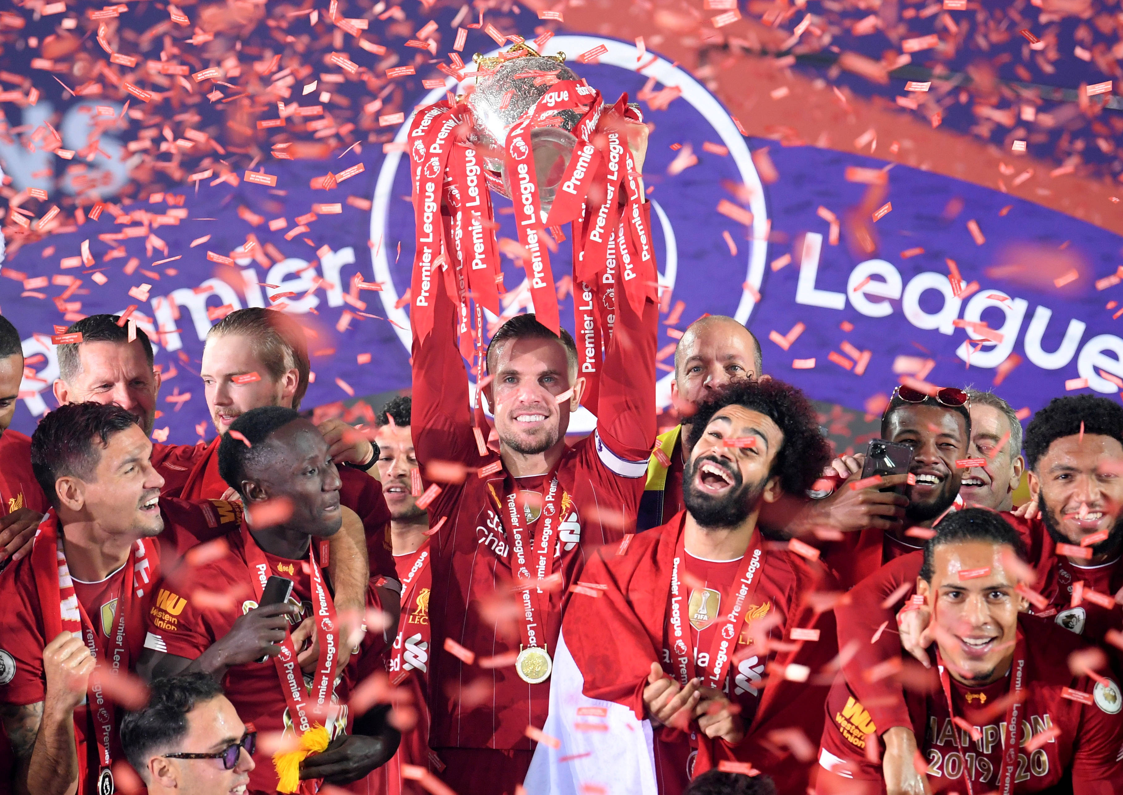 LEC赛区爆料人LEC_Wooloo在个人社交平台透露，LEC选手们的最低工资是6万欧每年