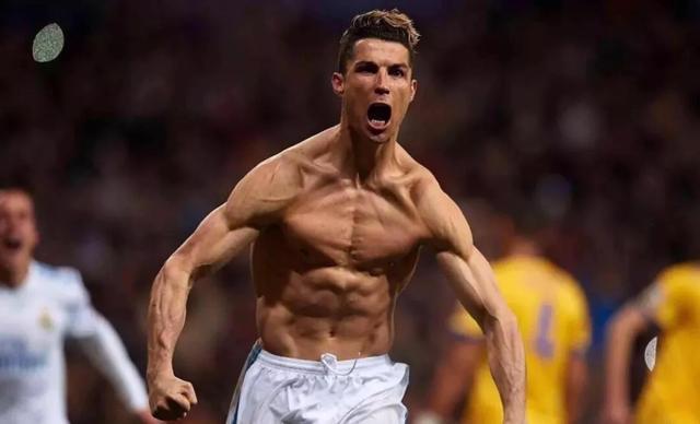 暴风乔丹在三人面前击打关键球，智宇阿希做出了精彩的扑救，将比分扳平给 DRX