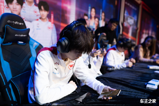 上周全球TOP5：Elk五杀第三，Zeus四杀第二，Peyz丝血操作第一