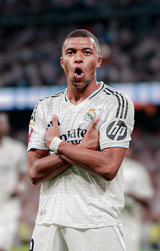 Icon阿狸多次关键魅惑命中 钦元兰博输出拉满 Icon队先拿赛点